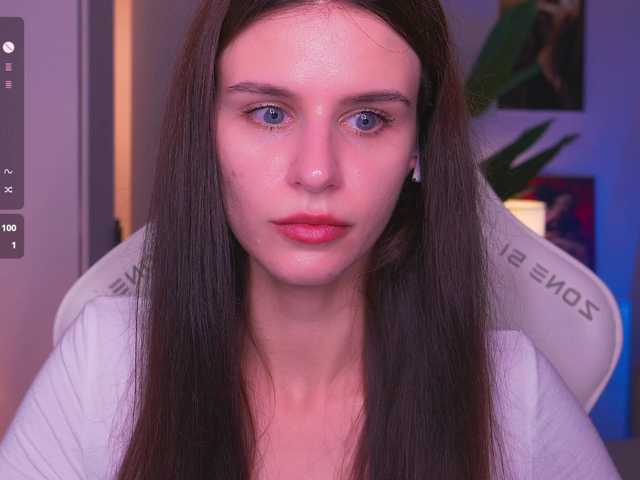 EmiliAva82936 live cam on BongaCams