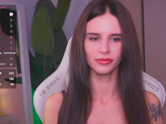 EmiliAva82936 live cam on BongaCams