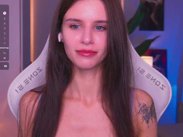 EmiliAva82936 live cam on BongaCams