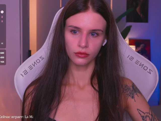 EmiliAva82936 live cam on BongaCams