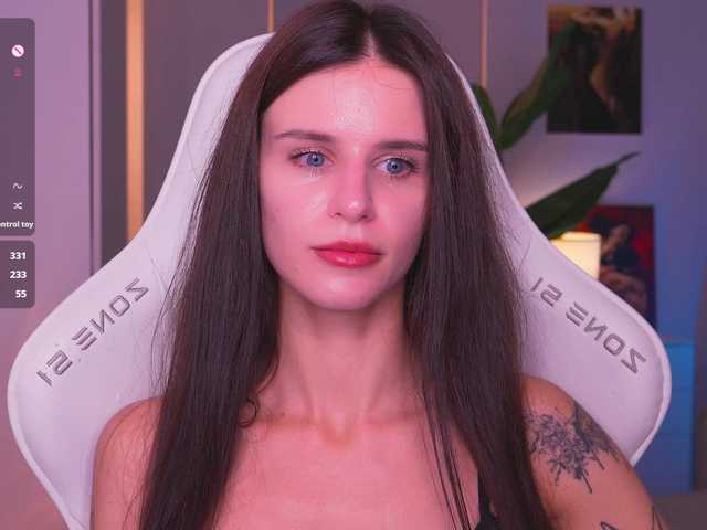 EmiliAva82936 live cam on BongaCams