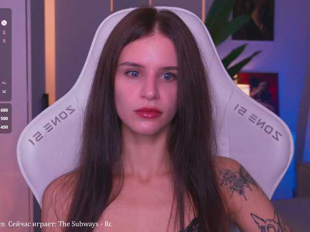 EmiliAva82936 live cam on BongaCams