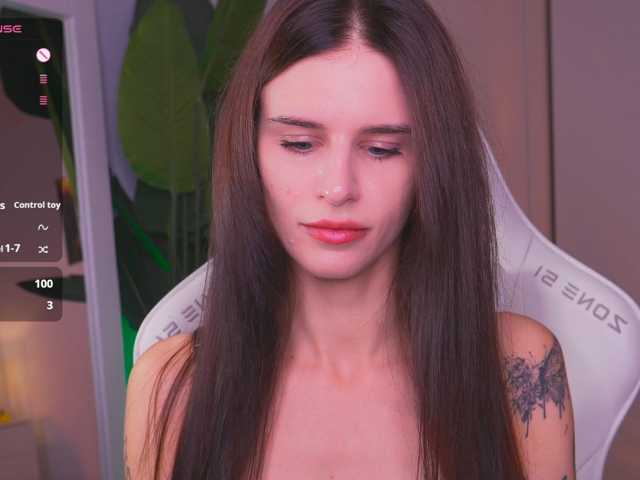 EmiliAva82936 live cam on BongaCams
