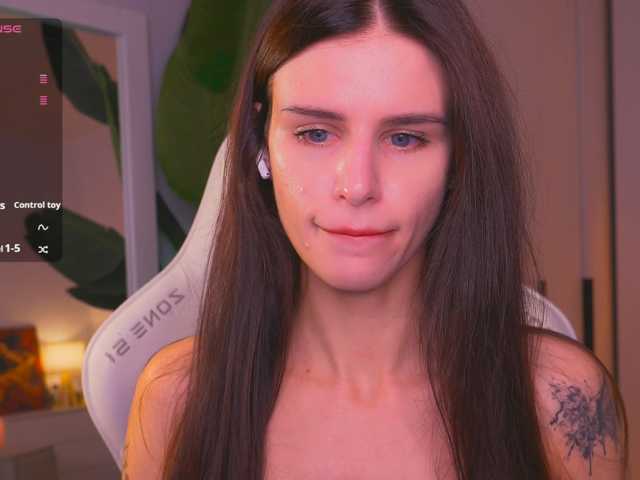 EmiliAva82936 live cam on BongaCams