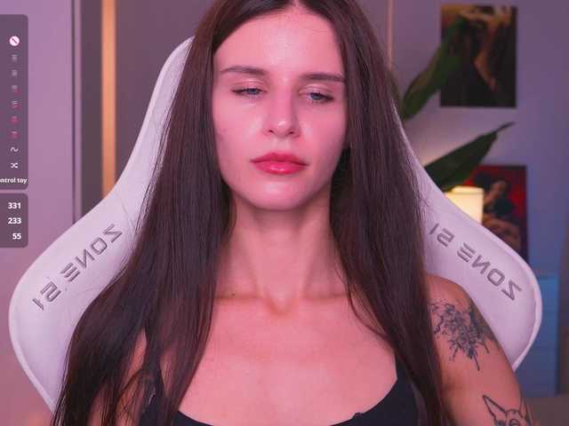 EmiliAva82936 live cam on BongaCams