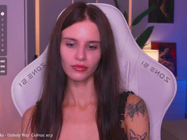EmiliAva82936 live cam on BongaCams