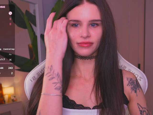EmiliAva82936 live cam on BongaCams