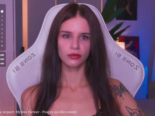 EmiliAva82936 live stream preview