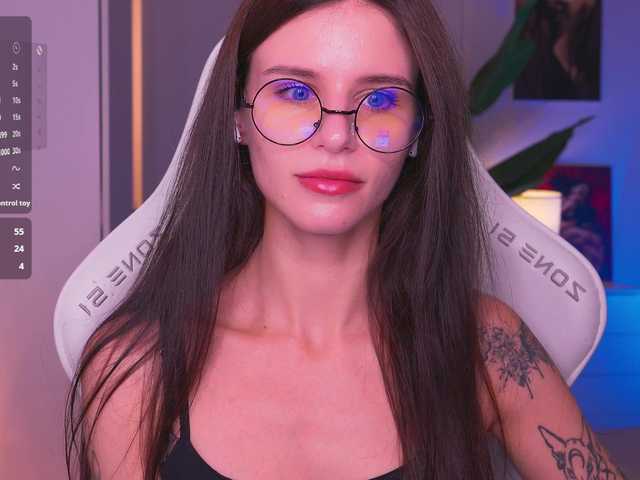 EmiliAva82936 live cam on BongaCams