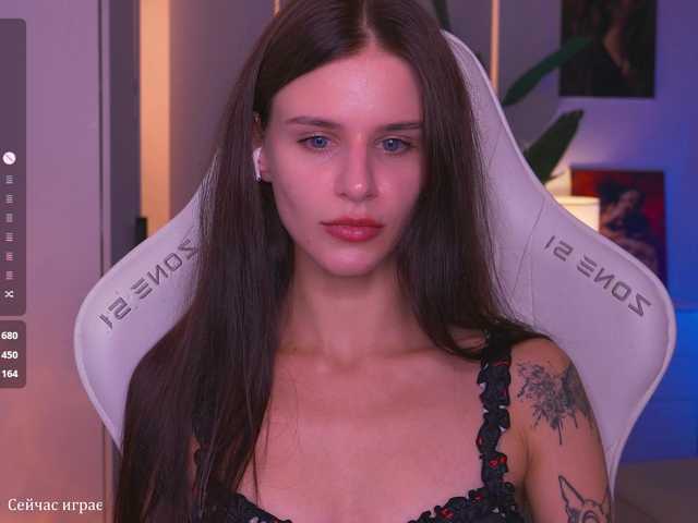 EmiliAva82936 live cam on BongaCams