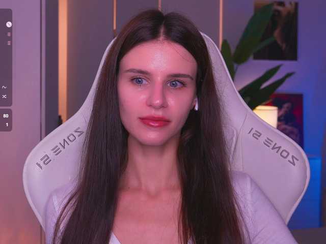 EmiliAva82936 live cam on BongaCams