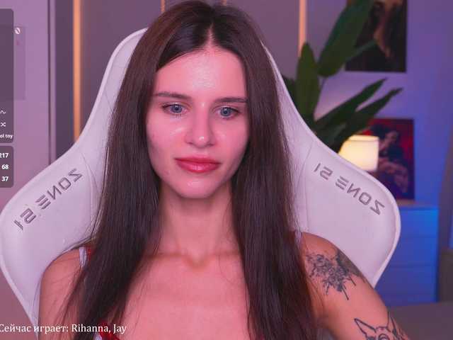 EmiMoon live cam on BongaCams