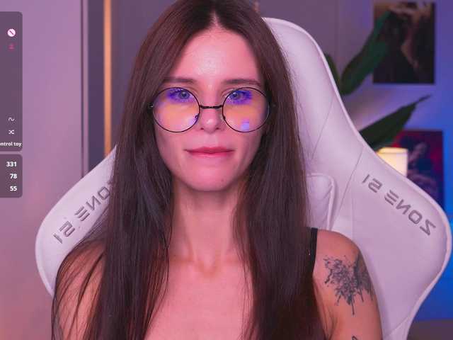 EmiliAva82936 live cam on BongaCams