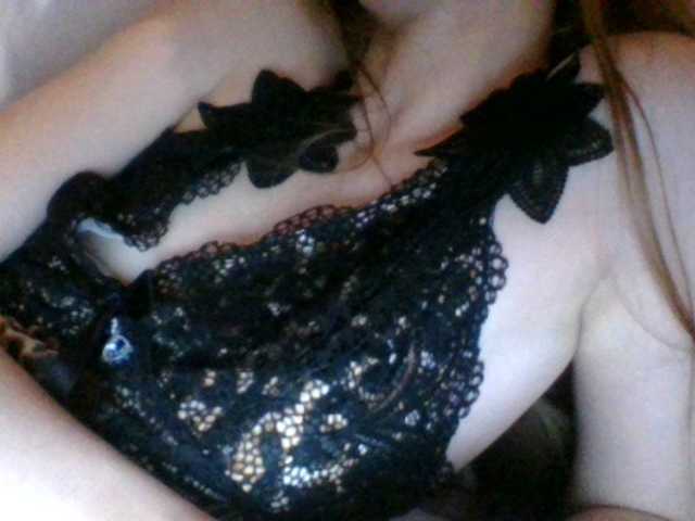 Mila23-1-1 live cam on BongaCams