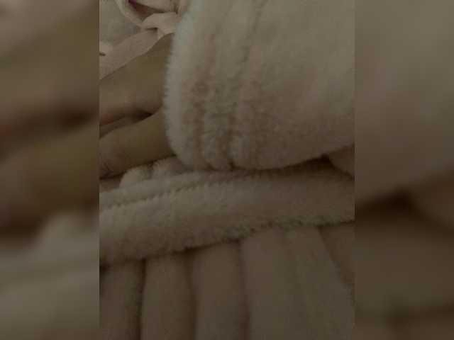 Mila23-1-1 live cam on BongaCams