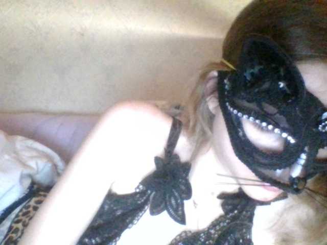 Mila23-1-1 live cam on BongaCams