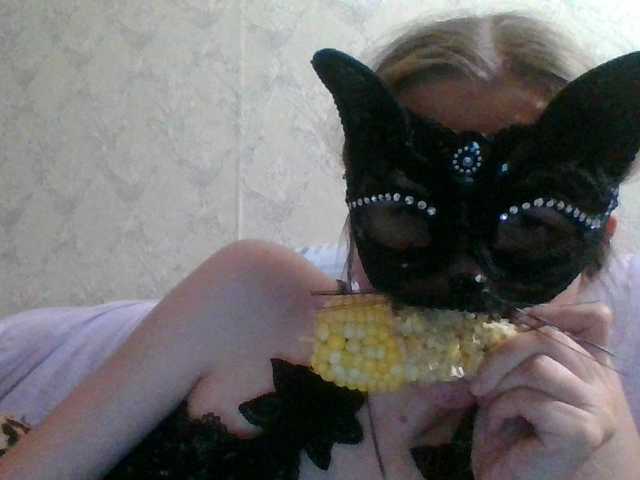 Mila23-1-1 live cam on BongaCams