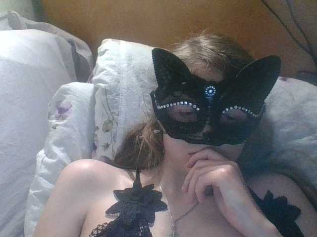 Mila23-1-1 live cam on BongaCams