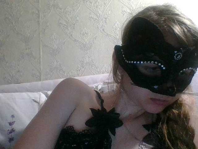 Mila23-1-1 live cam on BongaCams