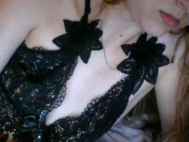 Mila23-1-1 live cam on BongaCams
