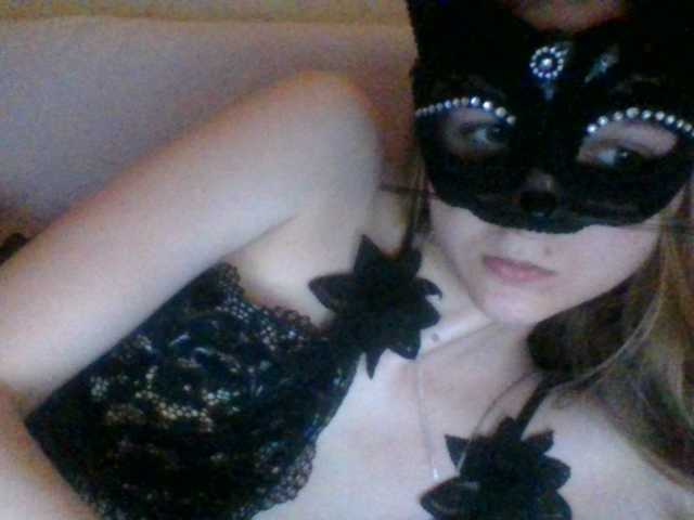 Mila23-1-1 live cam on BongaCams