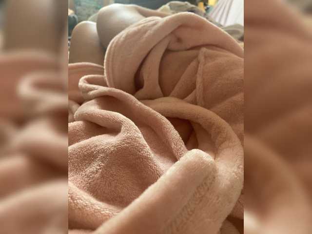Mila23-1-1 live cam on BongaCams