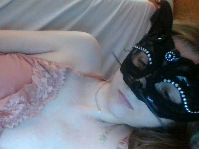 Mila23-1-1 live cam on BongaCams