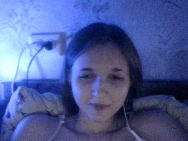 Mila23-1-1 live cam