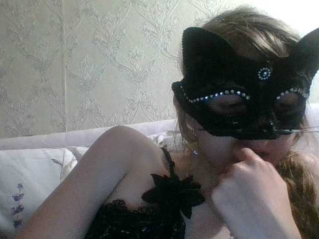 Mila23-1-1 live cam on BongaCams