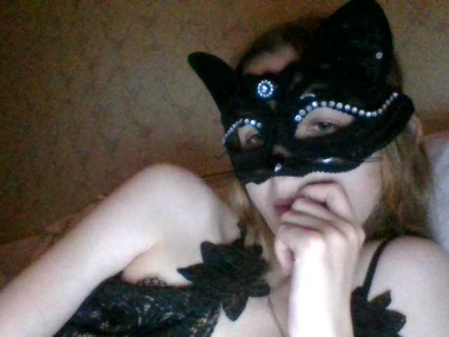 Mila23-1-1 live cam on BongaCams