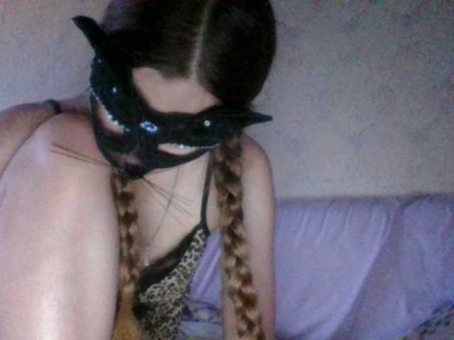 Mila23-1-1 live cam on BongaCams