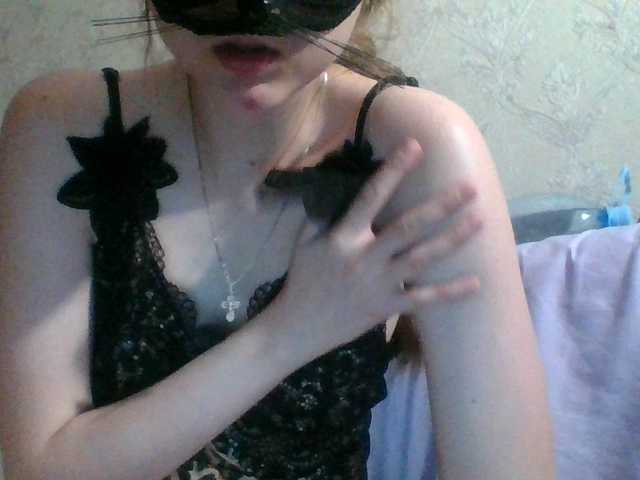 Mila23-1-1 live cam on BongaCams