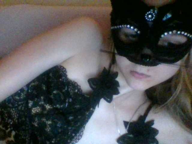 Mila23-1-1 live cam on BongaCams