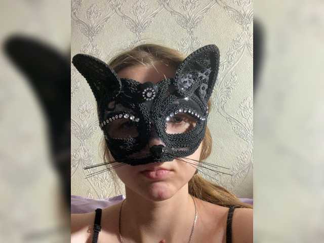 Mila23-1-1 live cam on BongaCams