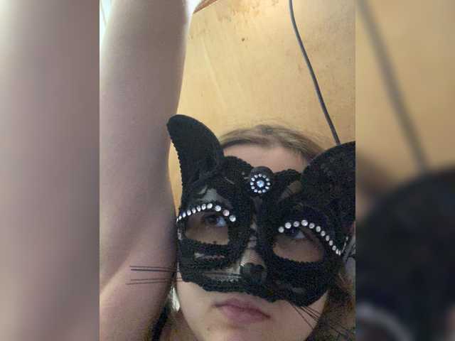 Mila23-1-1 live cam on BongaCams
