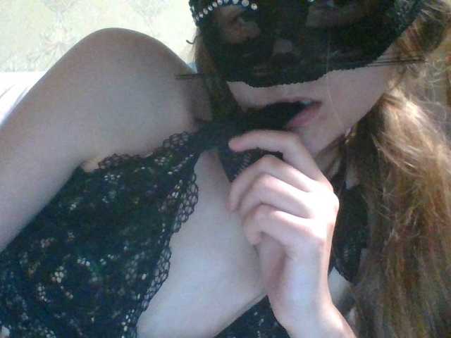 Mila23-1-1 live cam on BongaCams