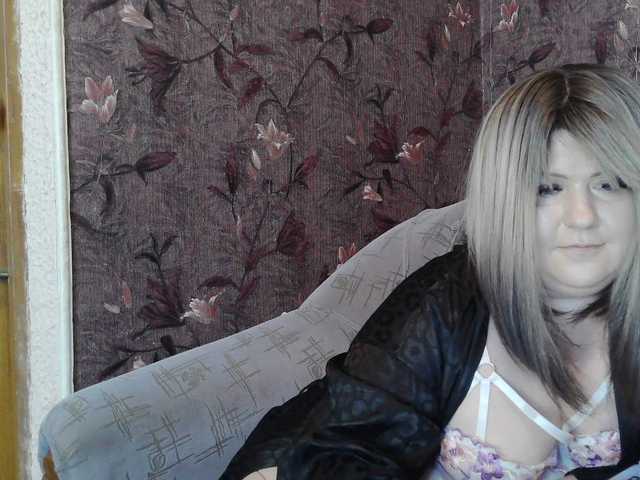 Yuliia's BongaCams show and profile