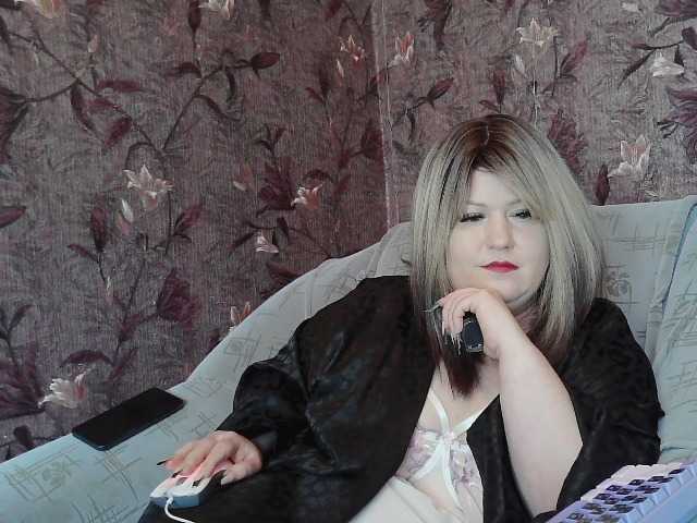 Yuliia's BongaCams show and profile