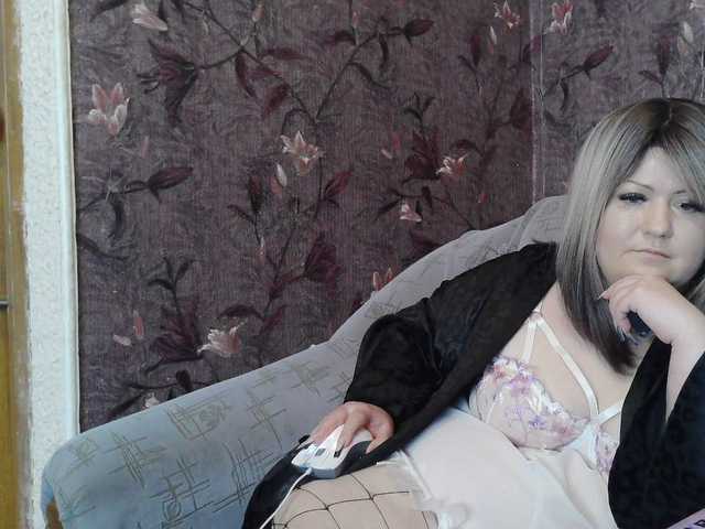 Yuliia's BongaCams show and profile