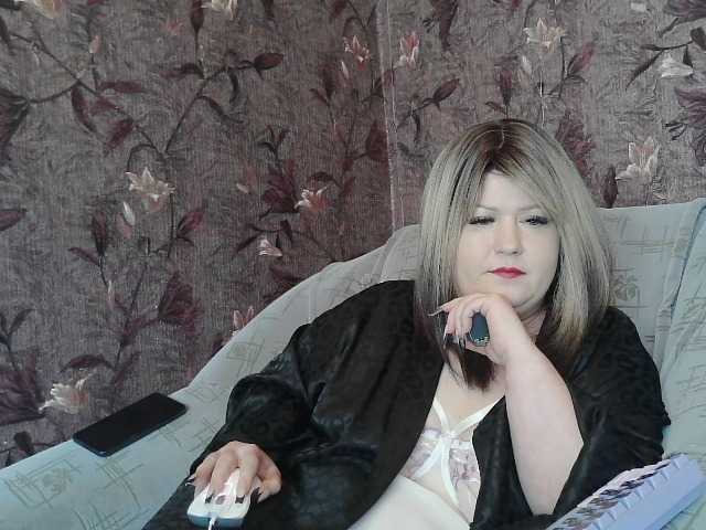 Yuliia's BongaCams show and profile