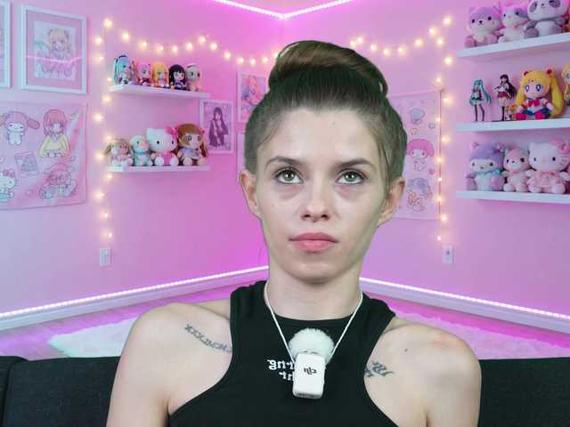 Sukie69's BongaCams show and profile