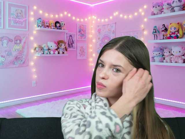 Sukie69's BongaCams show and profile