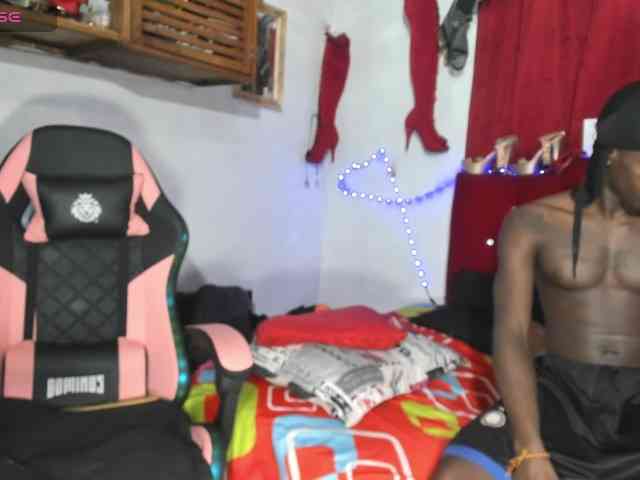 coupleinterracial's live room