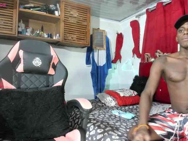 coupleinterracial's live room