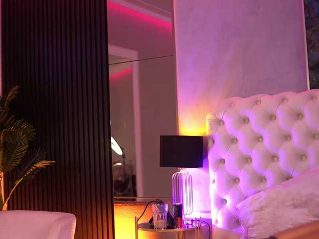 AishaaDevoe live cam on BongaCams