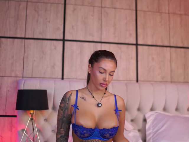 AishaaDevoe live cam on BongaCams