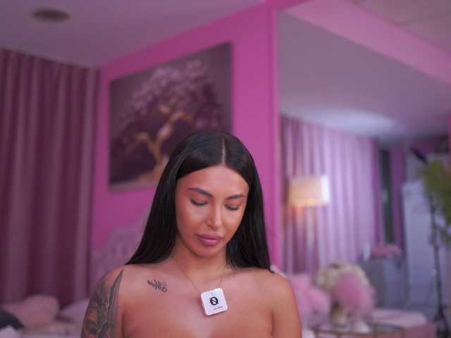 AishaaDevoe's BongaCams show and profile