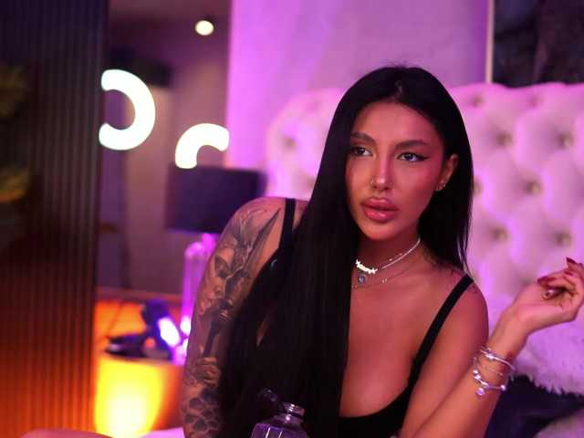 AishaaDevoe live cam on BongaCams