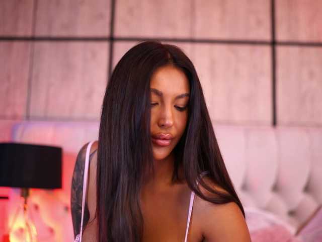 AishaaDevoe live cam on BongaCams