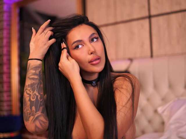 AishaaDevoe live cam on BongaCams